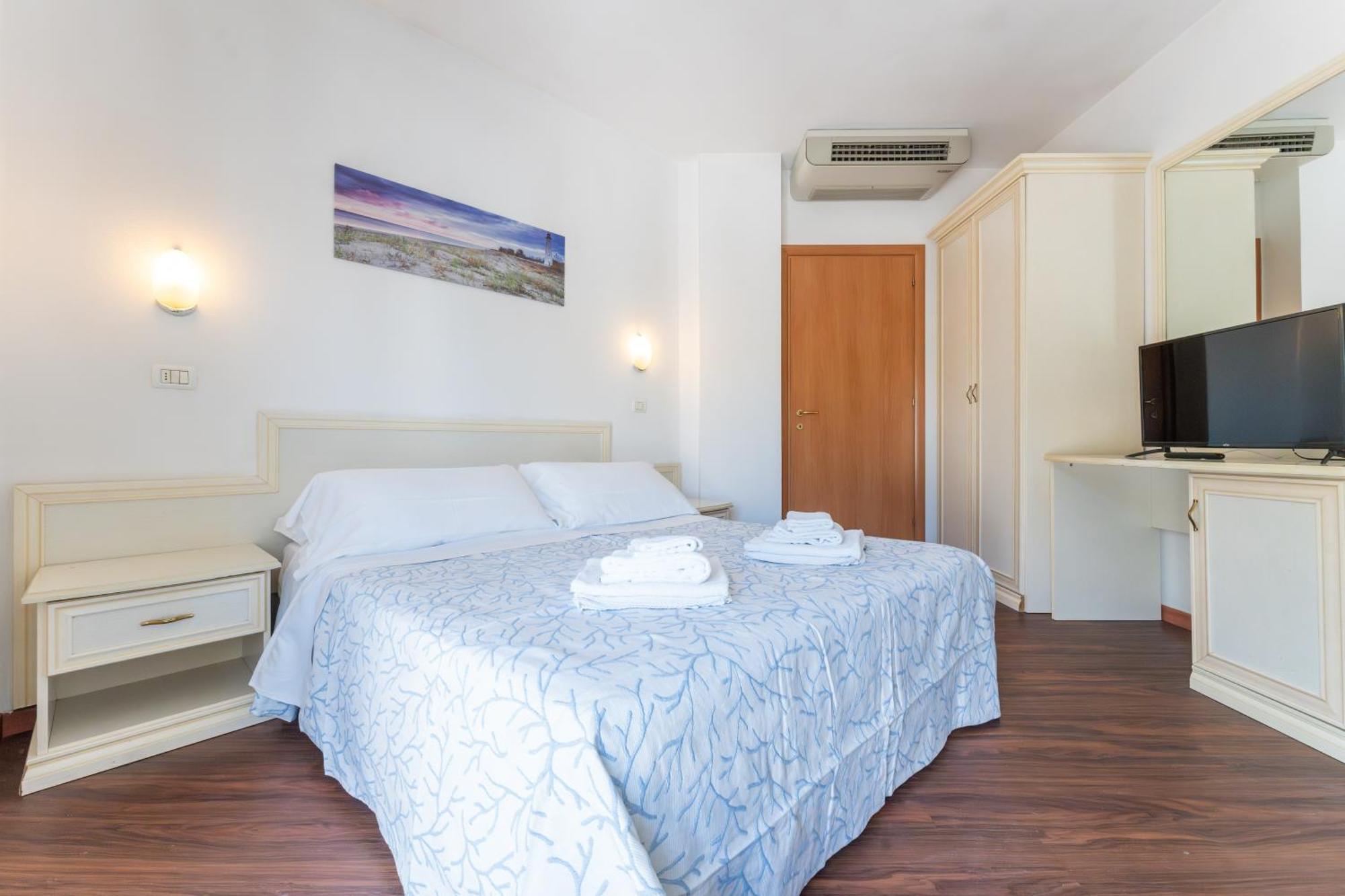 Residence Marconi Mare Rimini Esterno foto