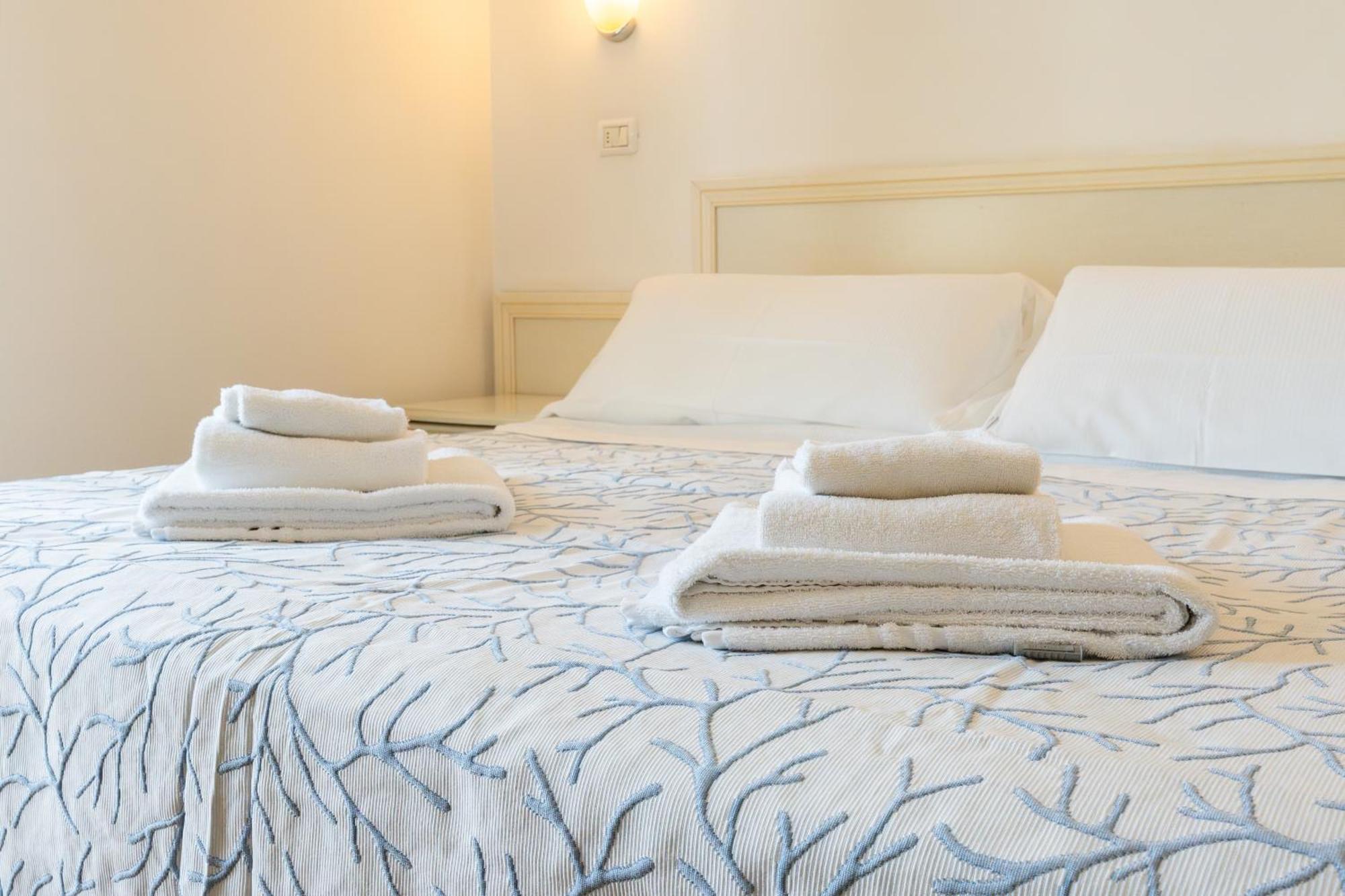 Residence Marconi Mare Rimini Esterno foto