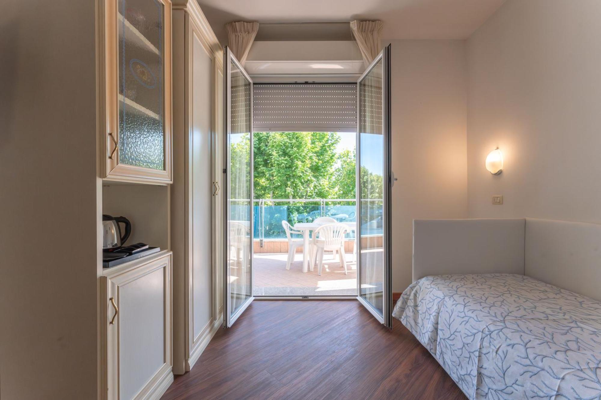 Residence Marconi Mare Rimini Esterno foto