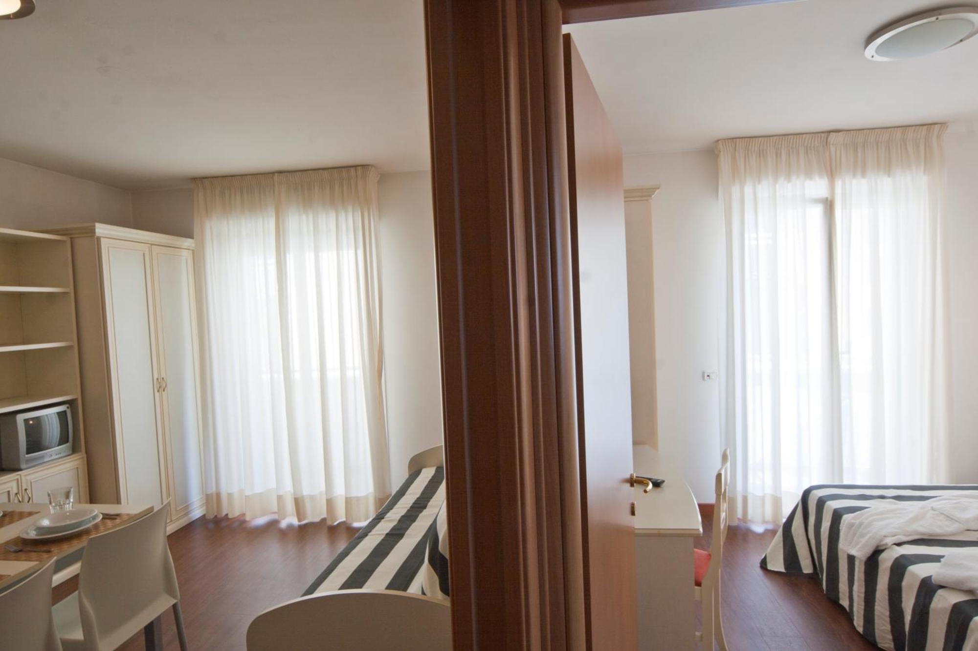 Residence Marconi Mare Rimini Esterno foto